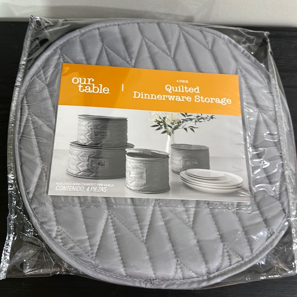 Our table, 4pcs quilted dinnerware storage